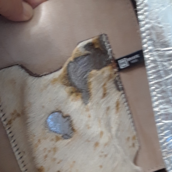 BRAVE LEATHER TOTE - Picture 6 of 8